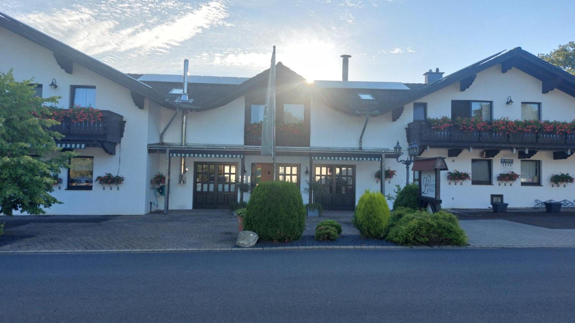 Landhotel Linden Am Venekotensee Niederkrüchten Eksteriør billede